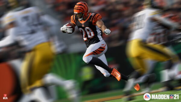 سی دی کی اریجینال بازی Madden NFL 21